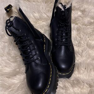 Dr. Martens Black platform Leather Boots with Yellow Stitching Sherpa lining